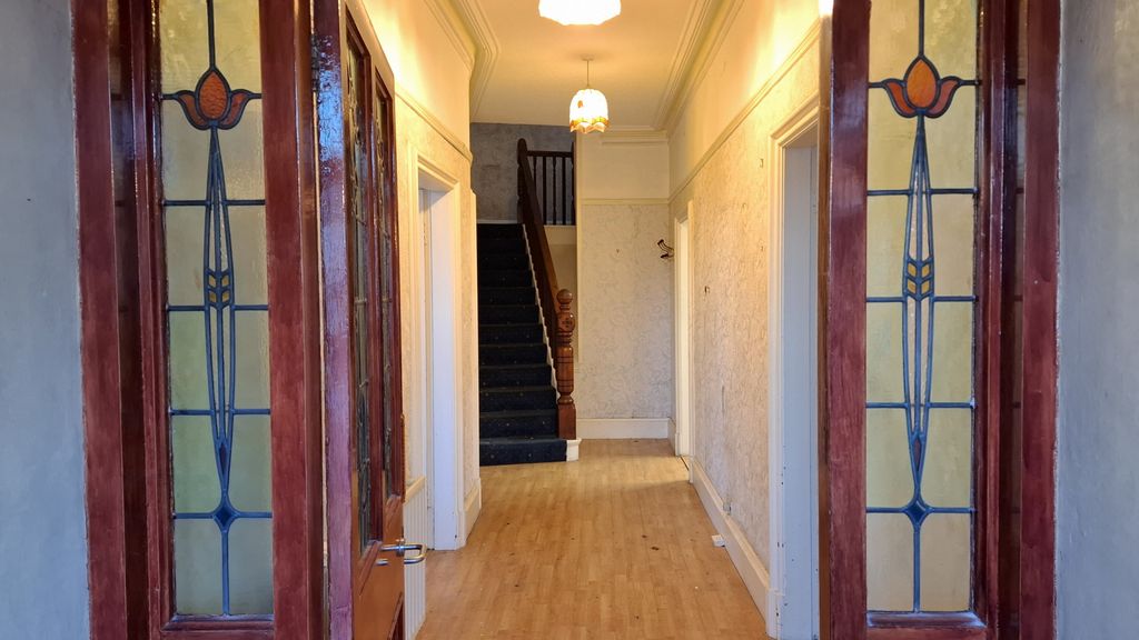 Property photo 3 of 18
