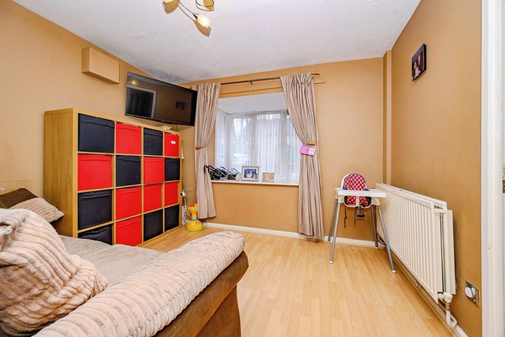 Property photo 2 of 7 Pbox-Img.Jpg