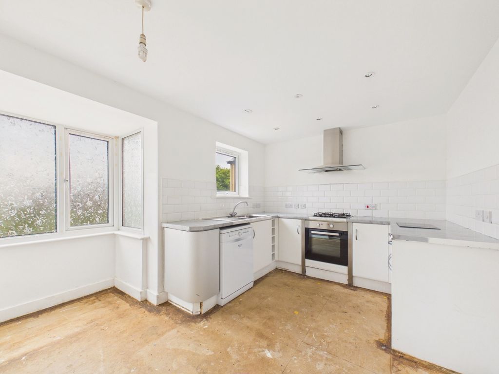 Property photo 2 of 12 5199855