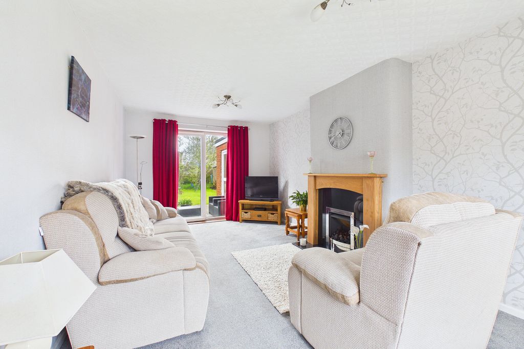 Property photo 2 of 11 Living Room