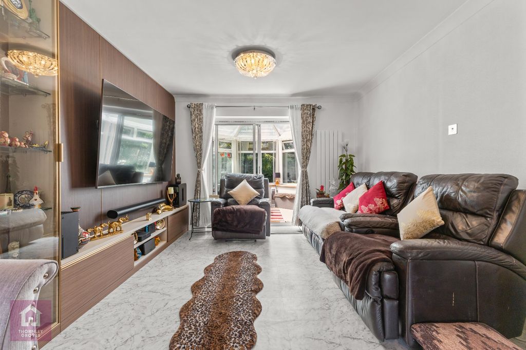 Property photo 2 of 38 Picture No. 06