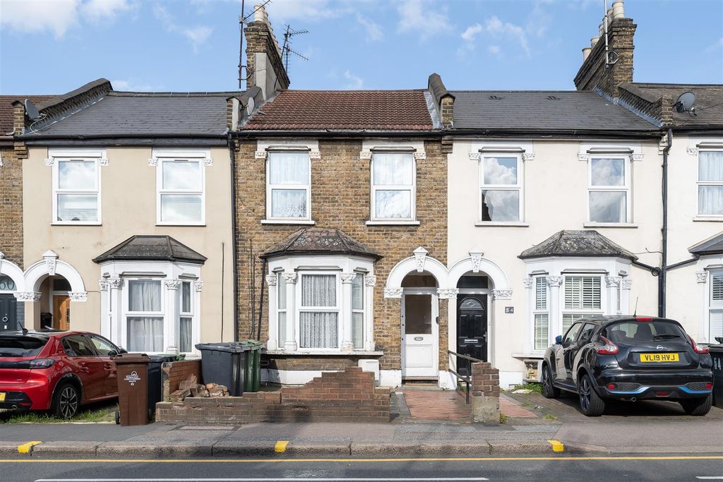 Property photo 3 of 10 Chingford Road