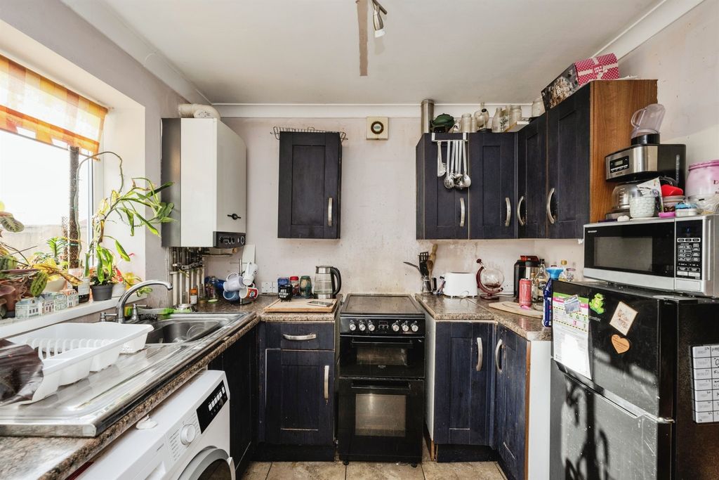 Property photo 3 of 19