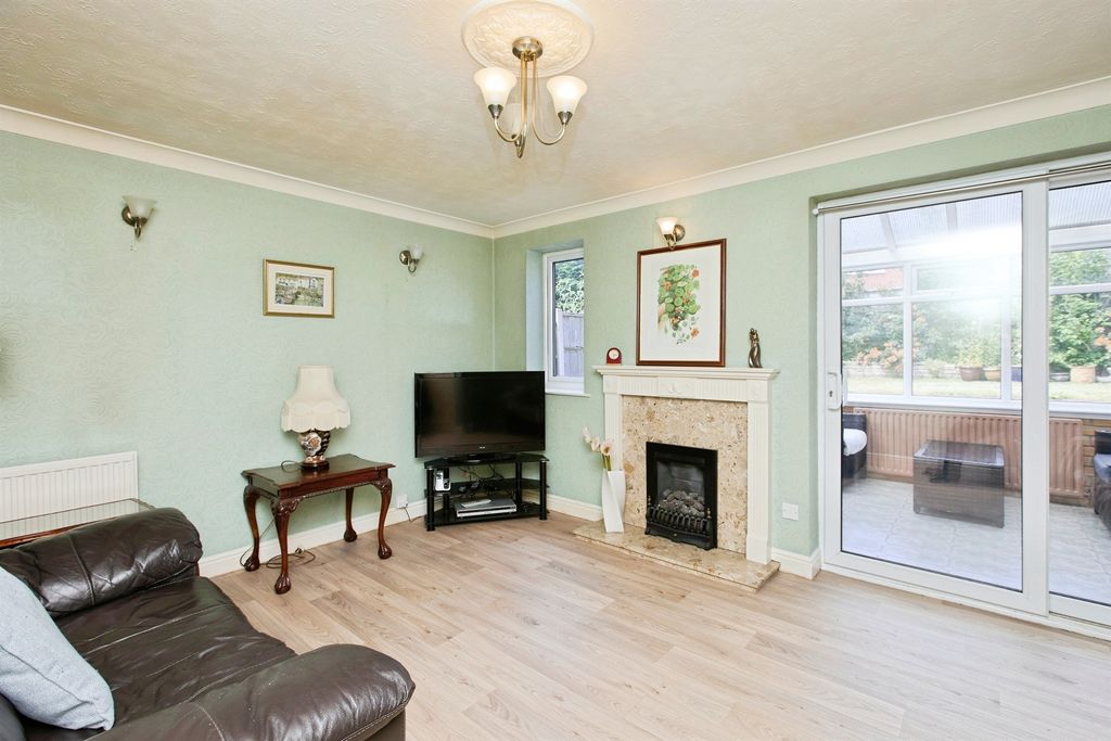 Property photo 2 of 19