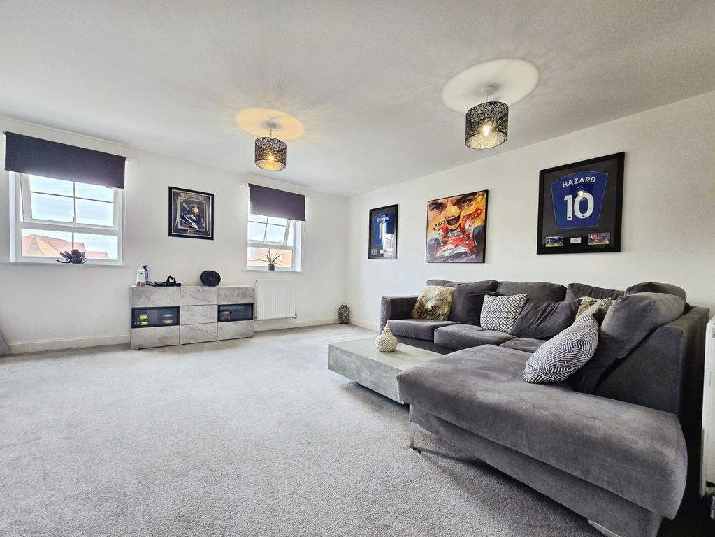 Property photo 2 of 11 Pbox-Img.Jpg
