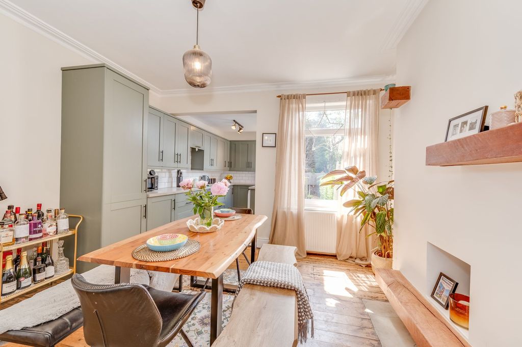 Property photo 3 of 24