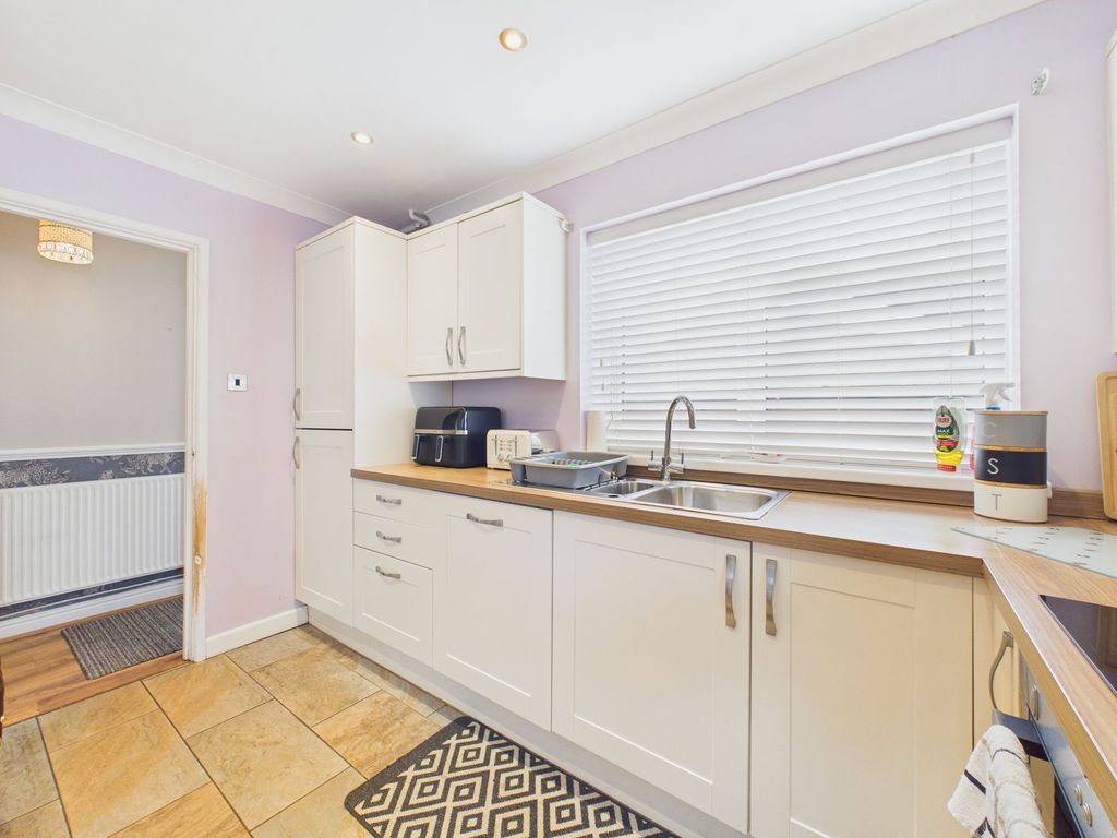 Property photo 2 of 25