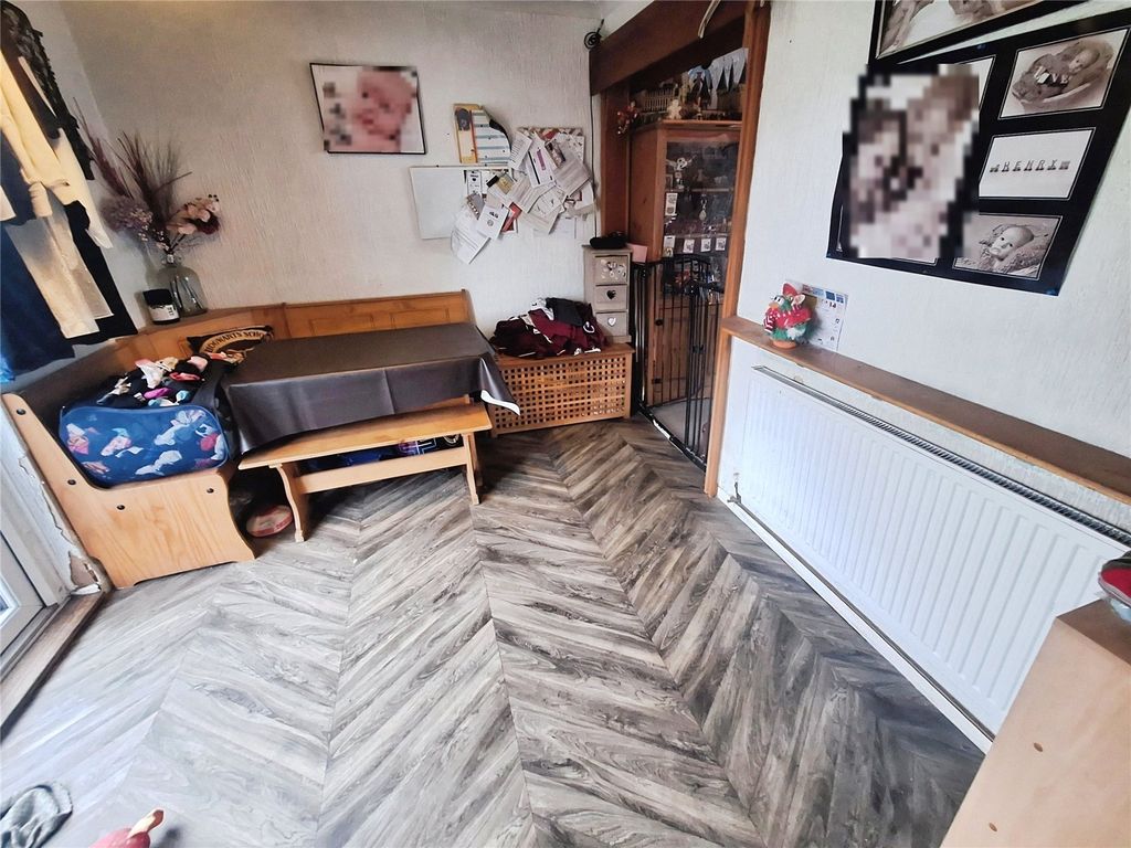 Property photo 3 of 9 Dining Room