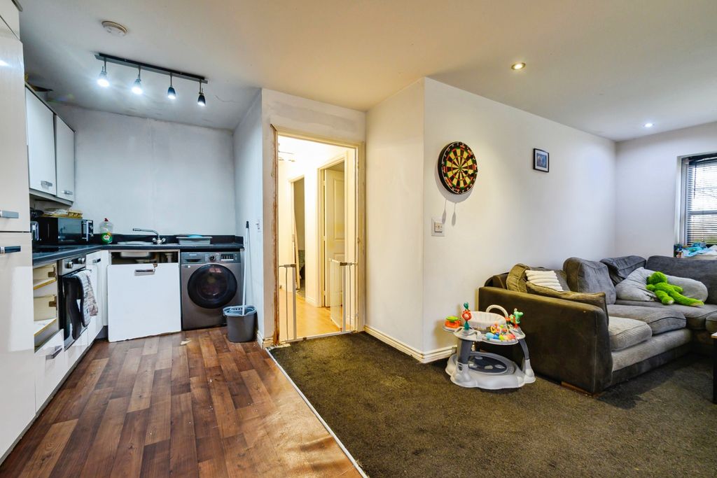 Property photo 2 of 15