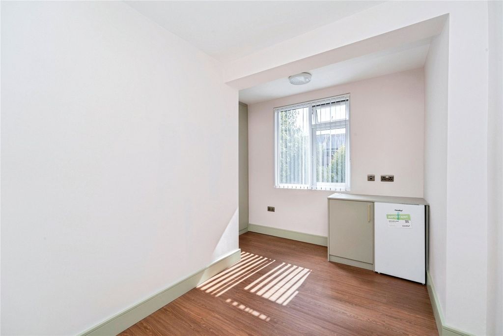 Property photo 1 of 15 Bedroom