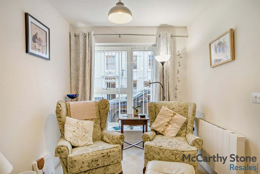 Property photo 3 of 35 8673811-Interior13-800.Jpg