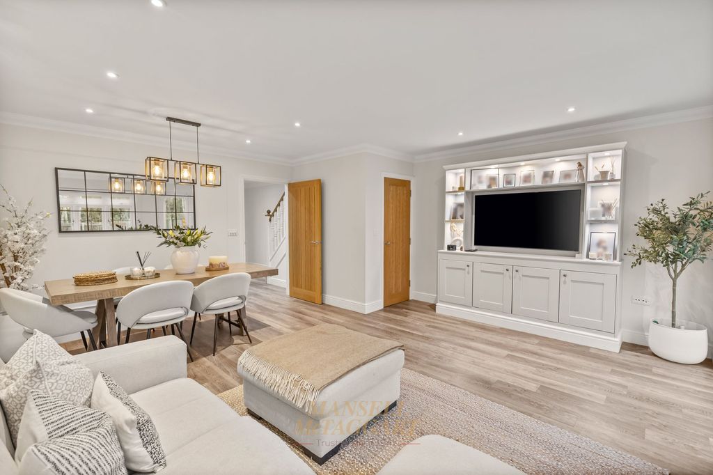 Property photo 2 of 30