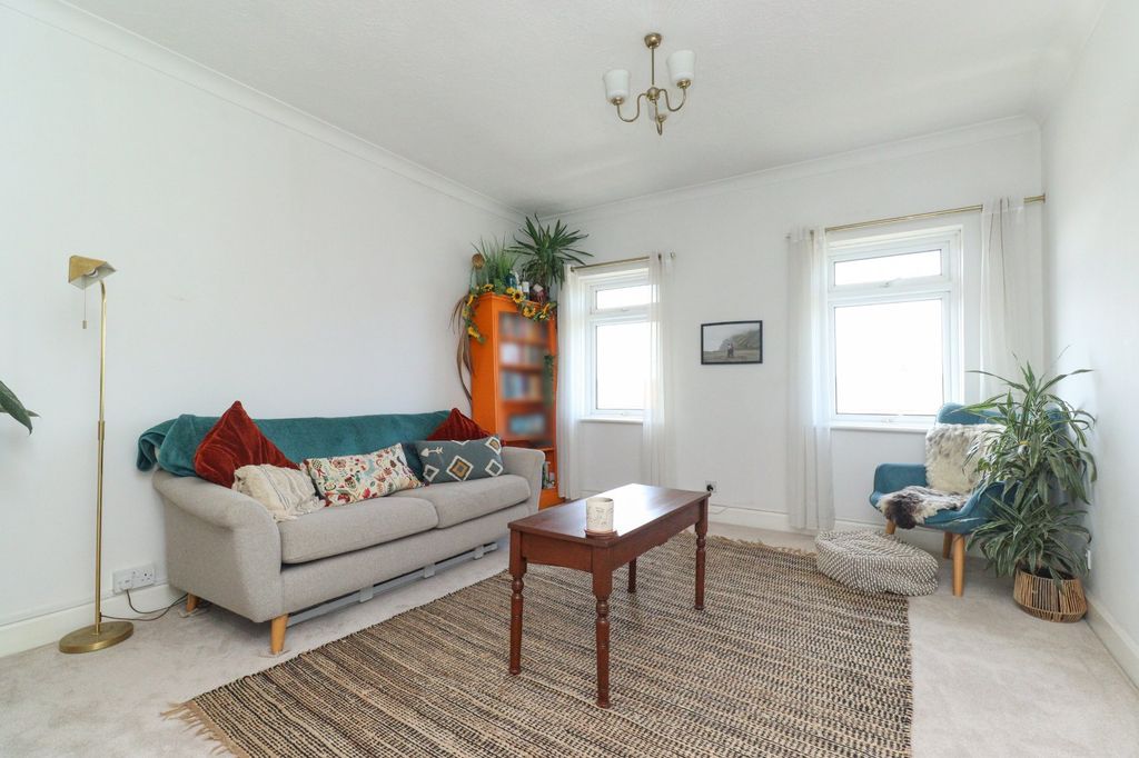 Property photo 2 of 12 Picture 2