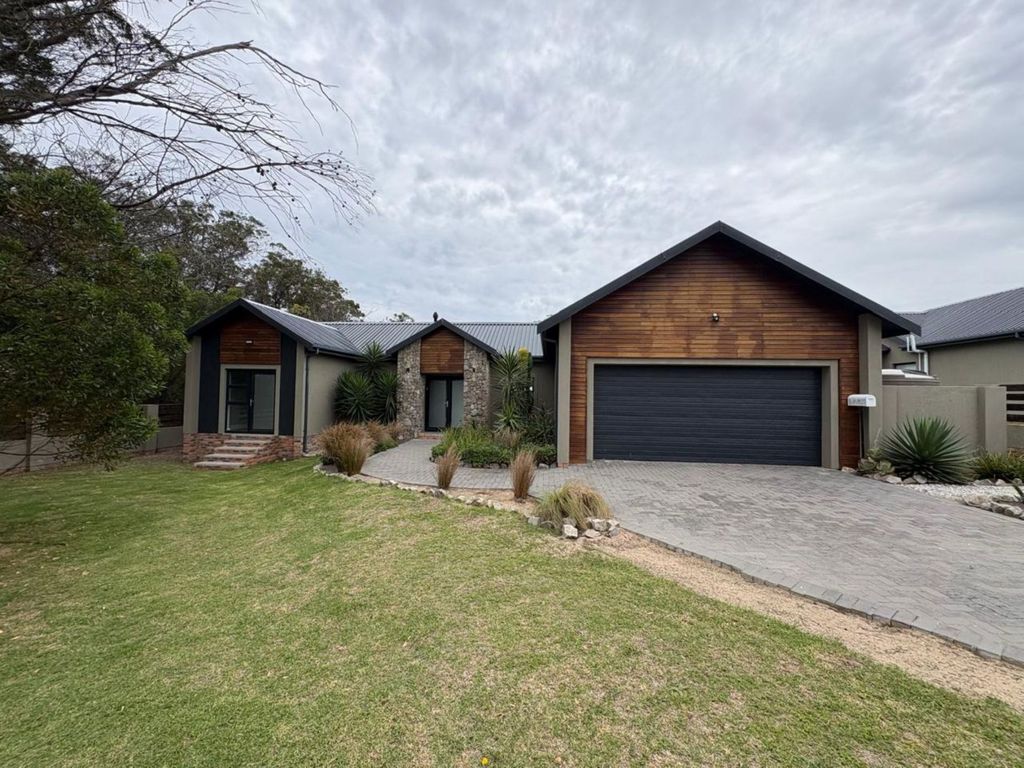 Property photo 2 of 38 1Plz1736656