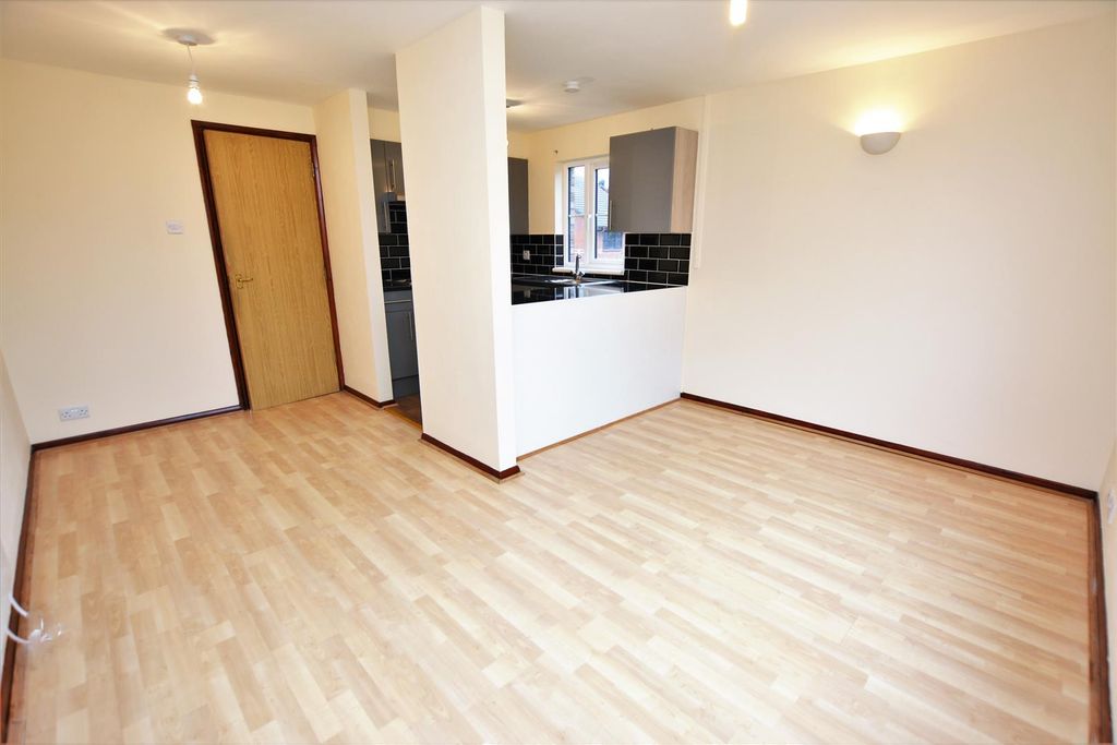 Property photo 2 of 9 Dsc_1005.Jpg