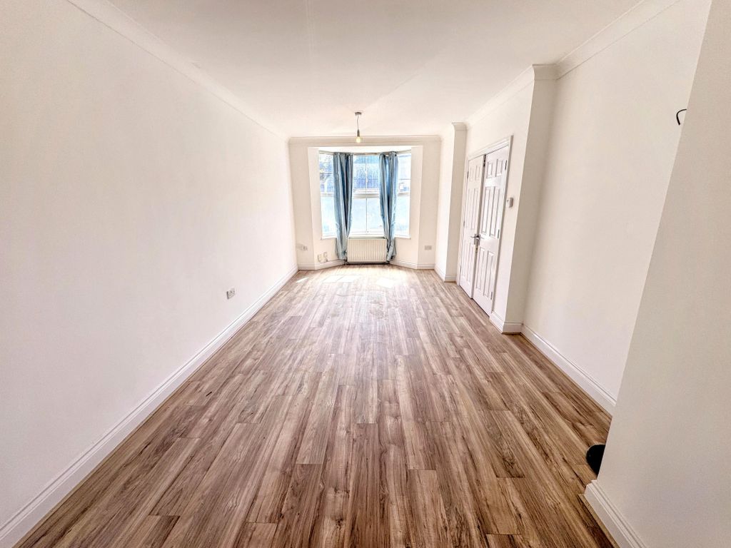 Property photo 3 of 25