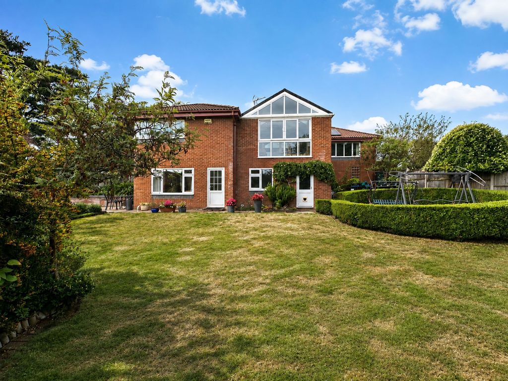 Property photo 2 of 33