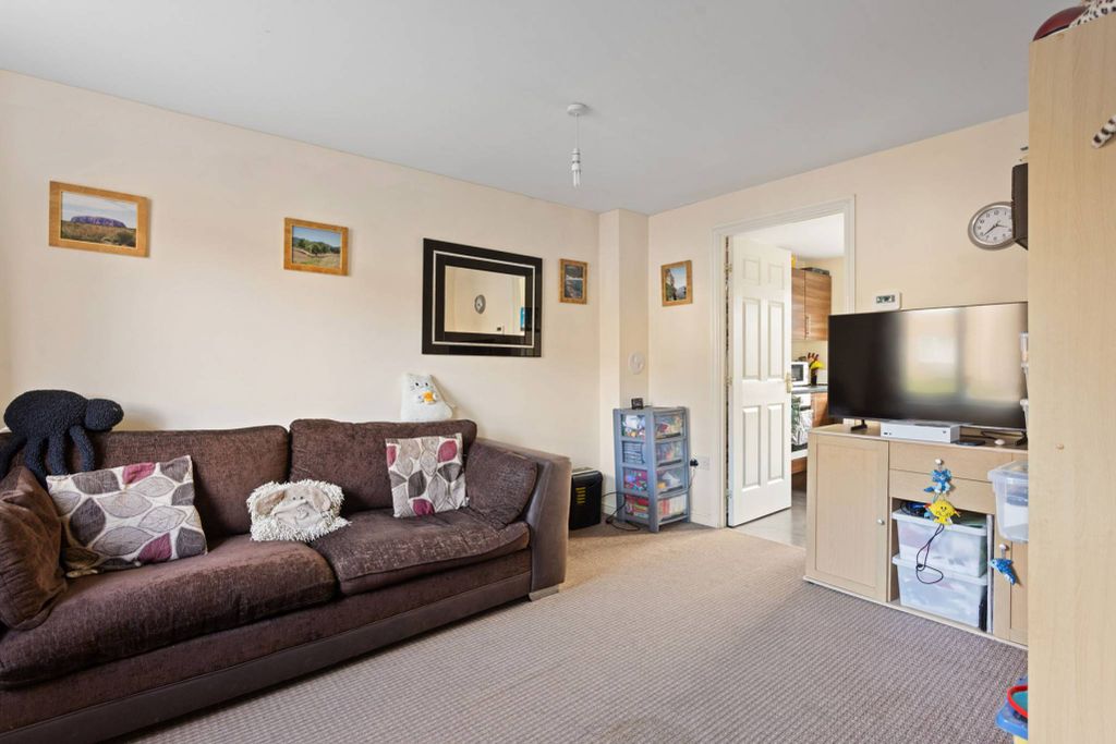 Property photo 3 of 19