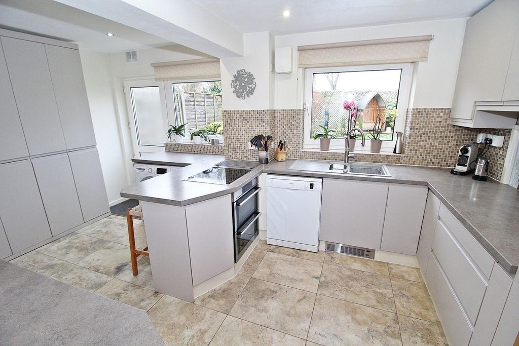 Property photo 3 of 15 4807234