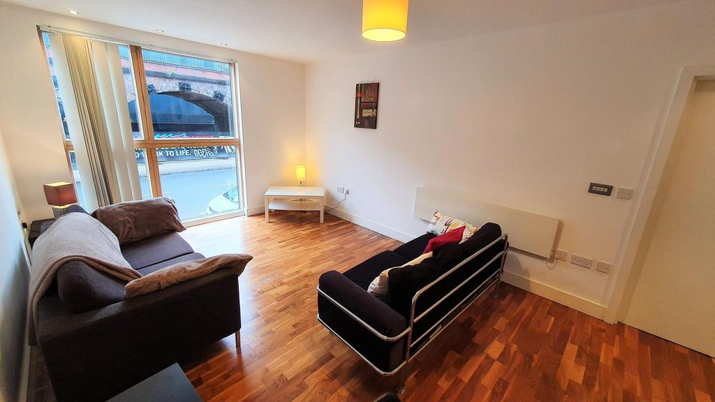 Property photo 2 of 35 Living Room