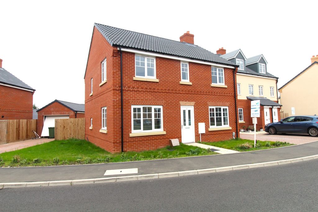 Property photo 2 of 34
