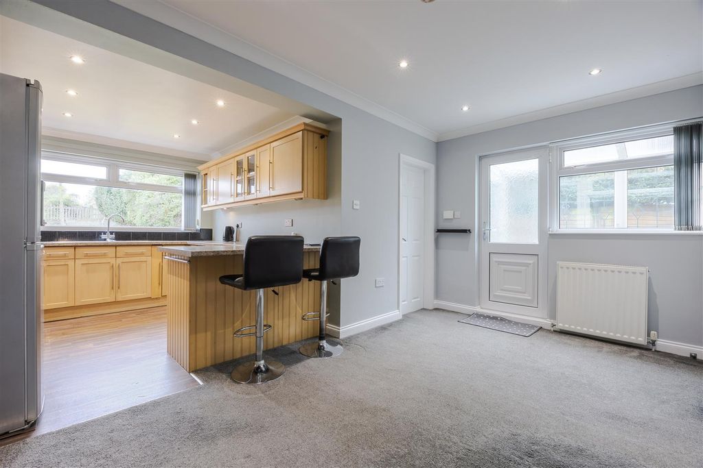 Property photo 2 of 16 Kitchen/Diner