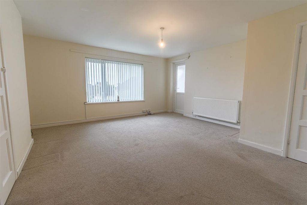 Property photo 2 of 19 Living Room