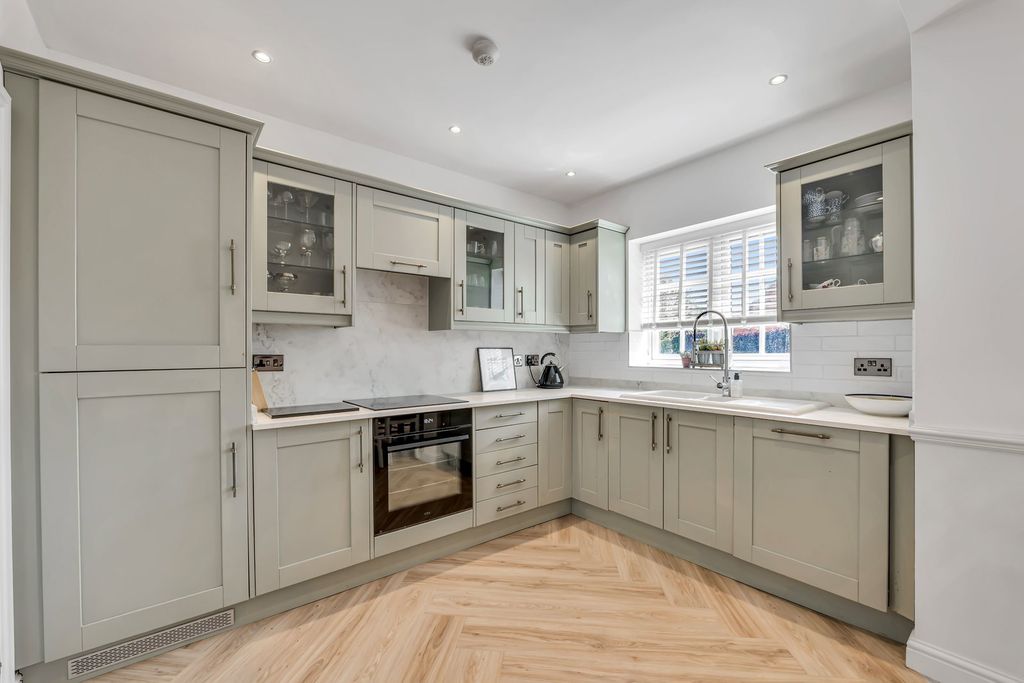 Property photo 3 of 30