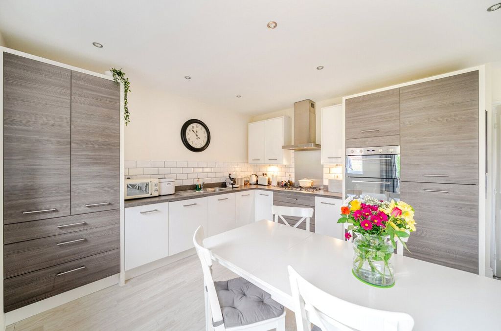 Property photo 3 of 12 Picture No. 10