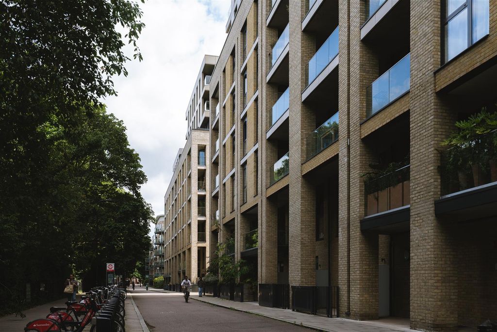 Property photo 1 of 27 Constance Green Court-1.Jpg
