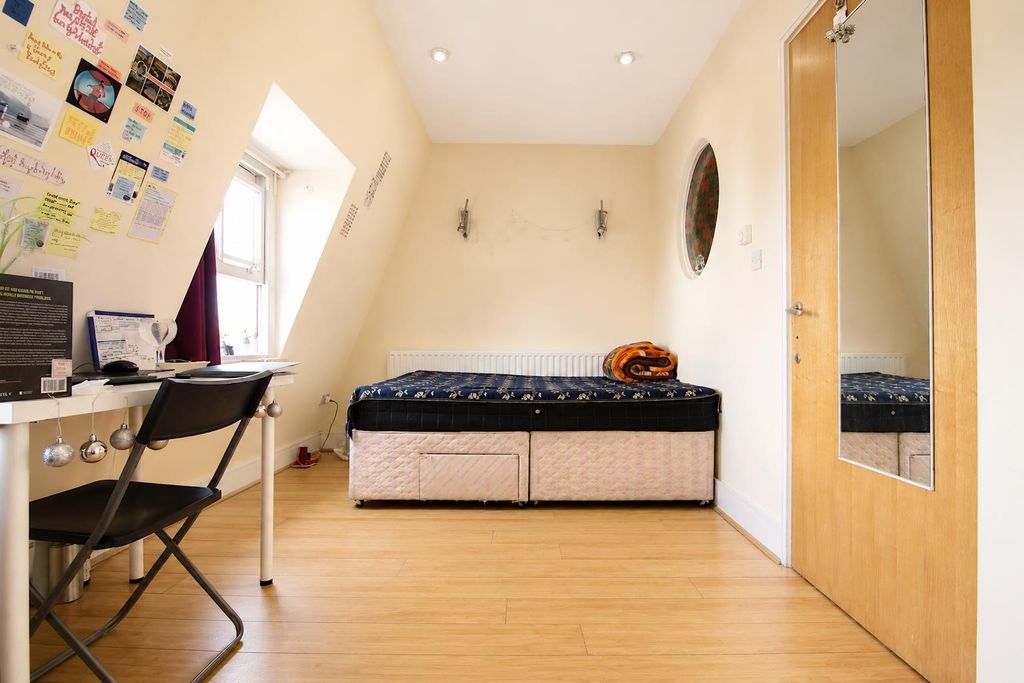 Property photo 1 of 5 1