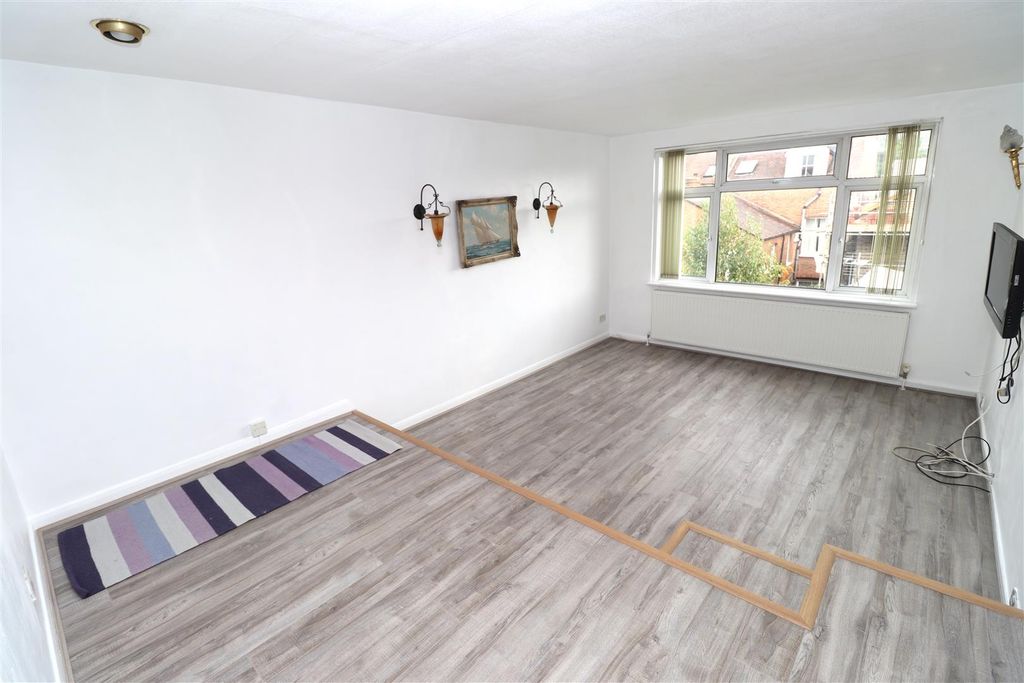 Property photo 3 of 10 Img_2987.Jpg