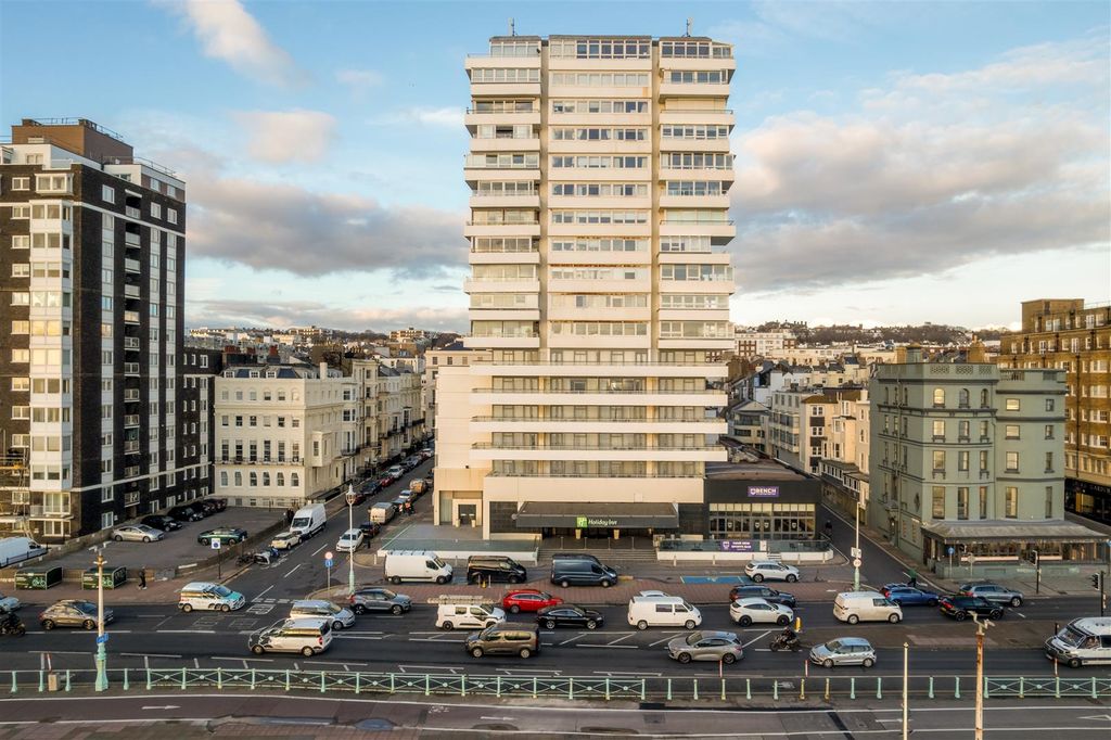 Property photo 1 of 24 14d Holiday Inn-1.Jpg