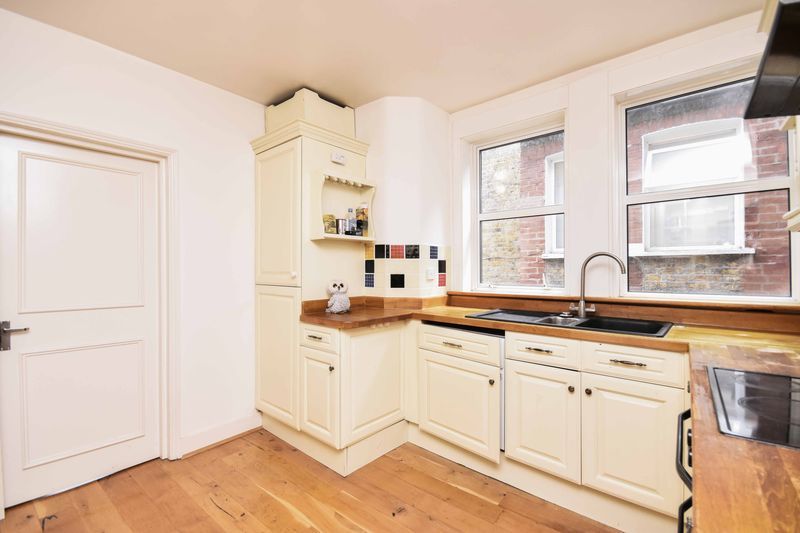 Property photo 2 of 8 Kitchen