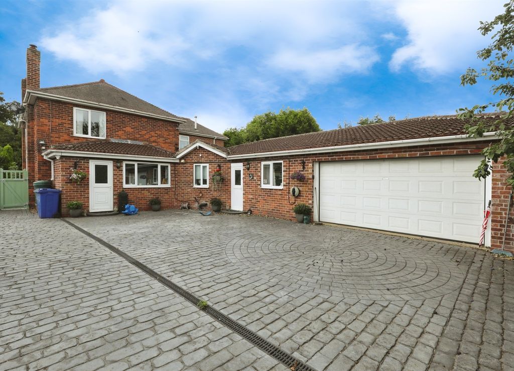 Property photo 2 of 29
