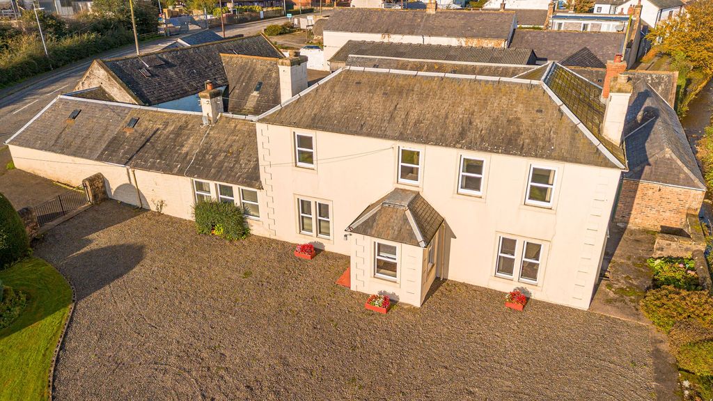 Property photo 2 of 24