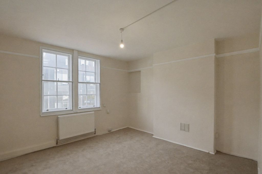 Property photo 3 of 12 Flat 4 Block A, Peabody Estate, Fulham Palace Road Hammersmith, London W6 9Pg