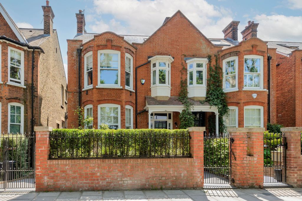 Property photo 2 of 34