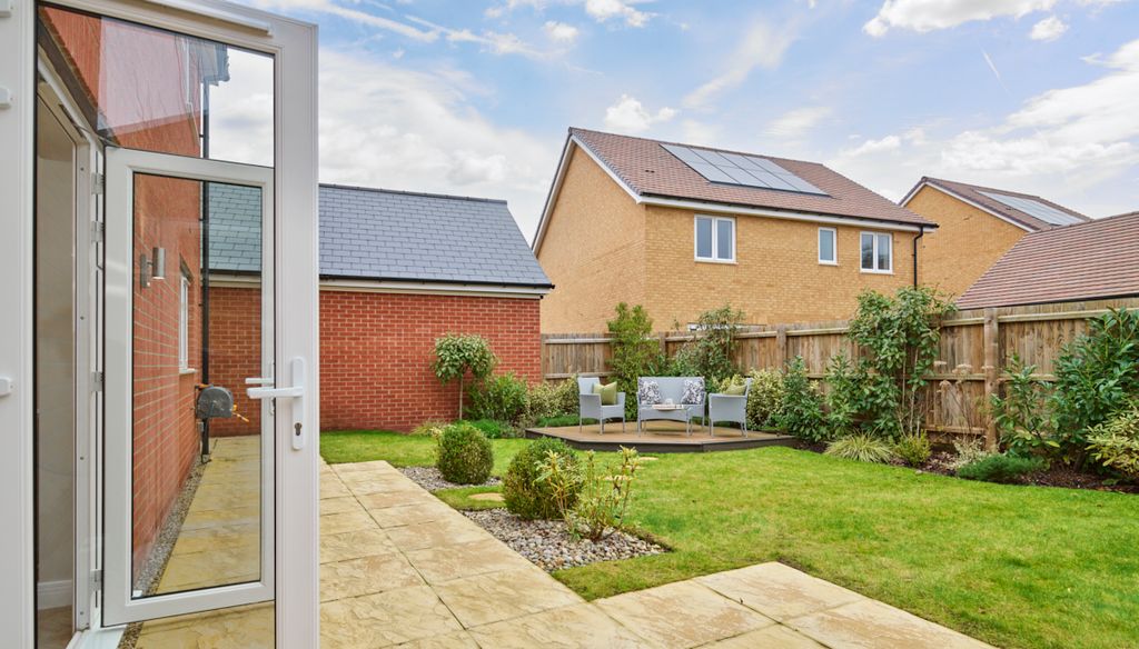 Property photo 2 of 11 Showhome Photography