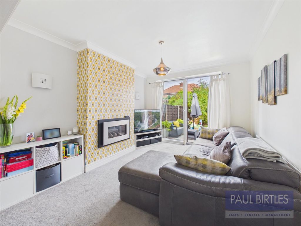 Property photo 3 of 25 Yellow Lounge.Jpg