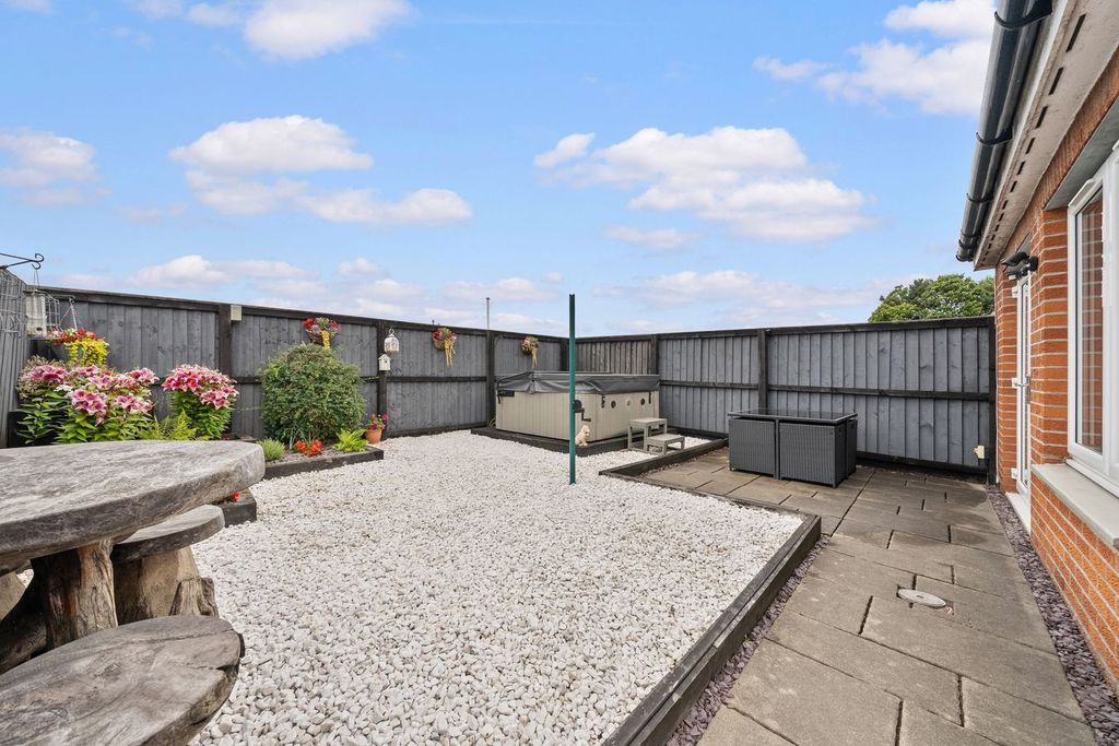 Property photo 3 of 26