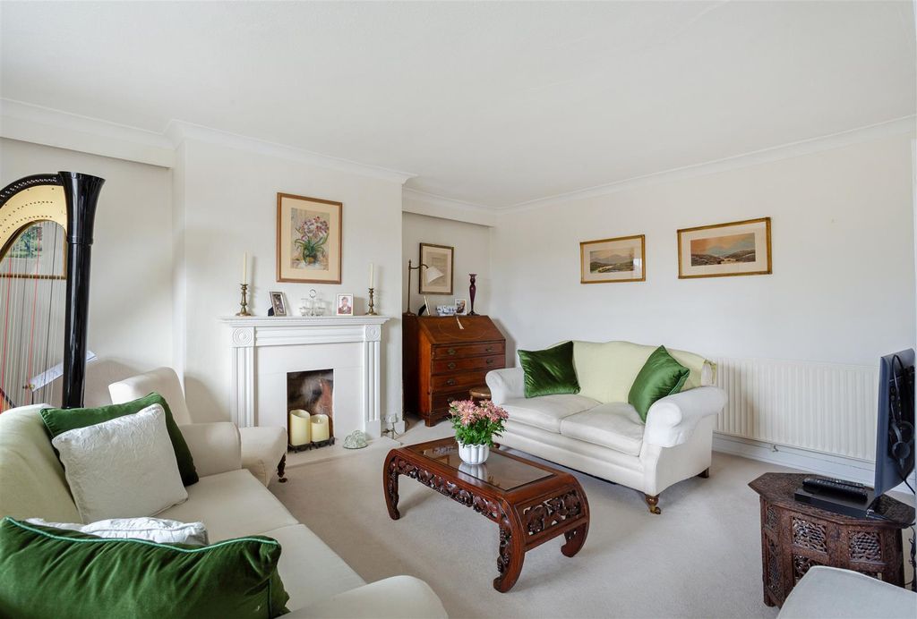 Property photo 3 of 15 Sitting Room