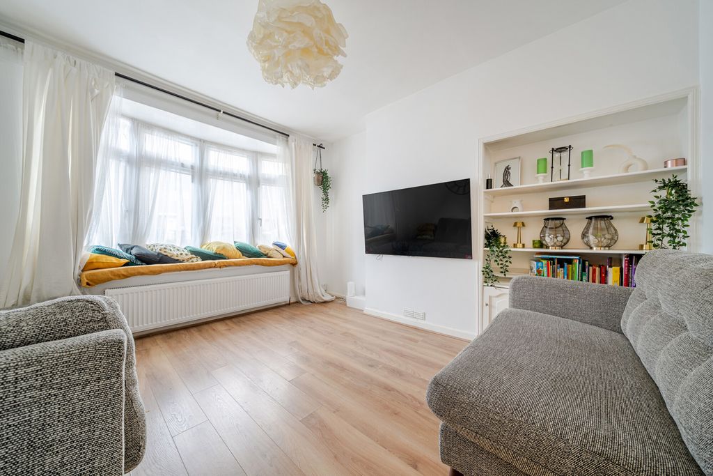 Property photo 2 of 20 1376885-4-690Dfa0...