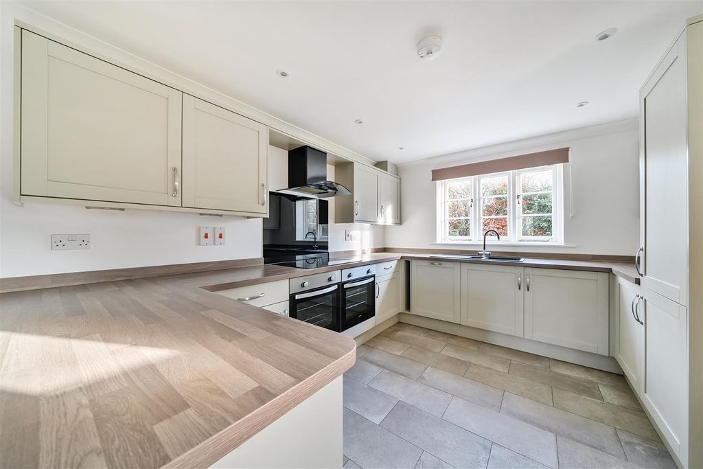 Property photo 3 of 15 Kitchen