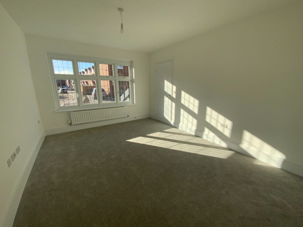 Property photo 3 of 18 2844873