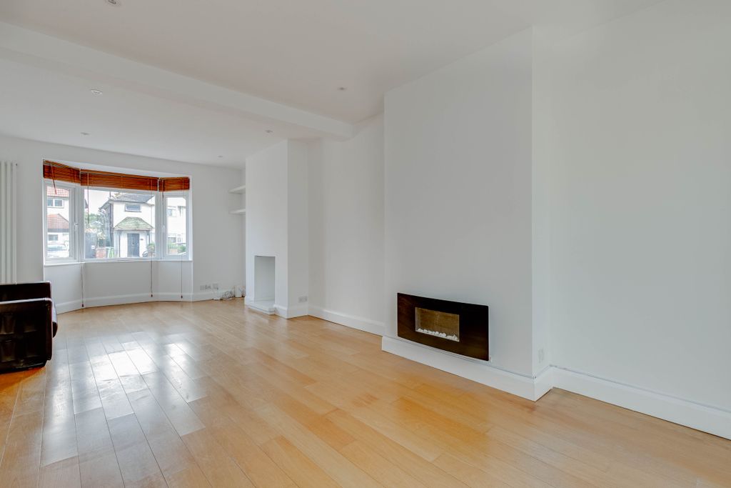 Property photo 3 of 18 22 Blacklands Road, Se6 - 5