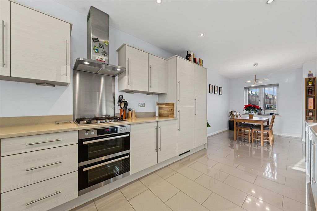 Property photo 3 of 19 5Jenningsclweb24.Jpg