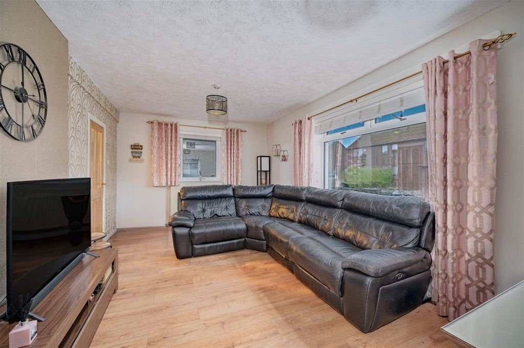 Property photo 2 of 17 9 St Kilda Terrace Dundee-14.Jpg