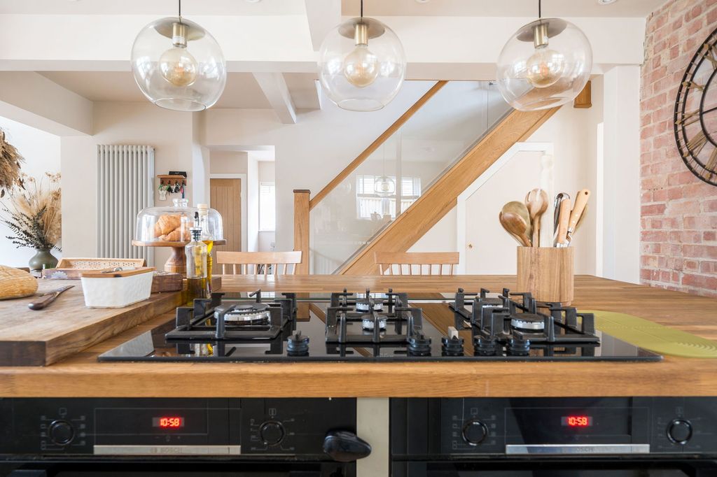 Property photo 3 of 24