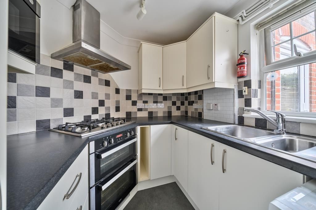 Property photo 3 of 17 Kitchen